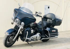 2013 Harley-Davidson CVO Ultra Classic Electra Glide (FLHTCUSE)