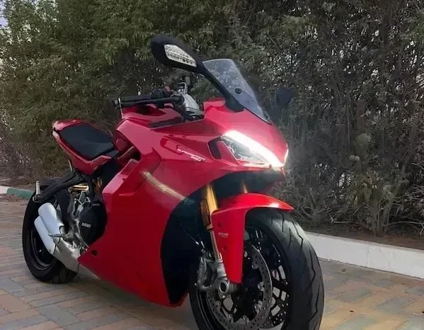 
								2021 Ducati SuperSport S full									