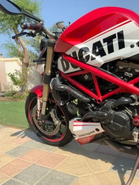 2011 Ducati Streetfighter 848